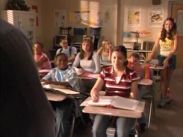 VampireDiariesWorld_dot_nl-UnfabulousS01E01-108.jpg