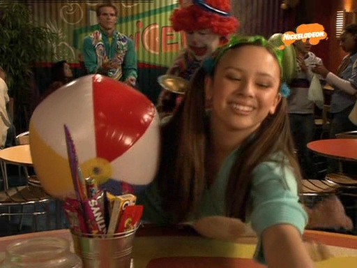 VampireDiariesWorld_dot_nl-UnfabulousS01E07-053.jpg
