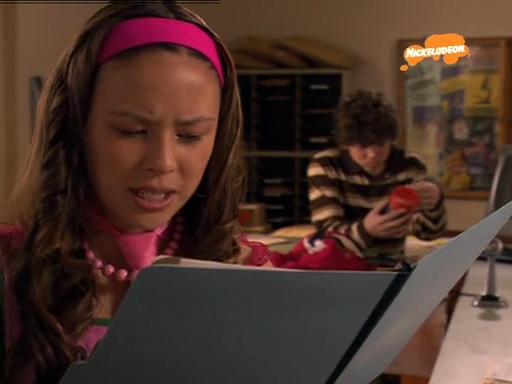 VampireDiariesWorld_dot_nl-UnfabulousS01E08-457.jpg