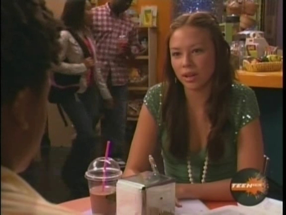 VampireDiariesWorld_dot_nl-UnfabulousS02E12-0330.jpg