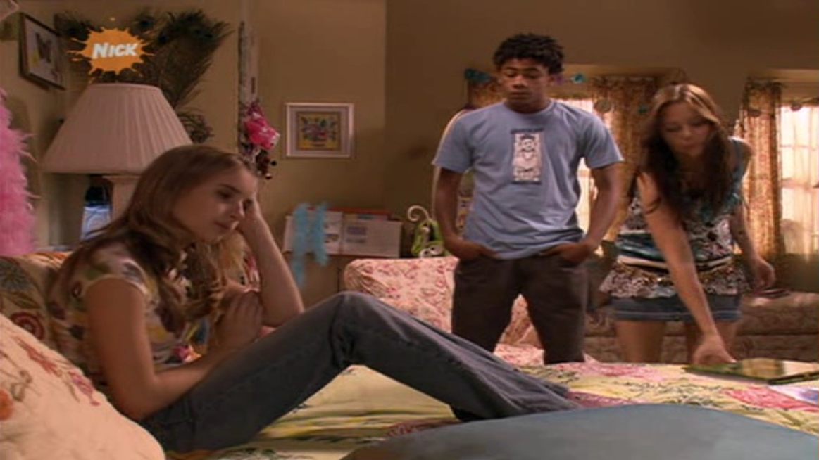 VampireDiariesWorld_dot_nl-UnfabulousS02E131158.jpg