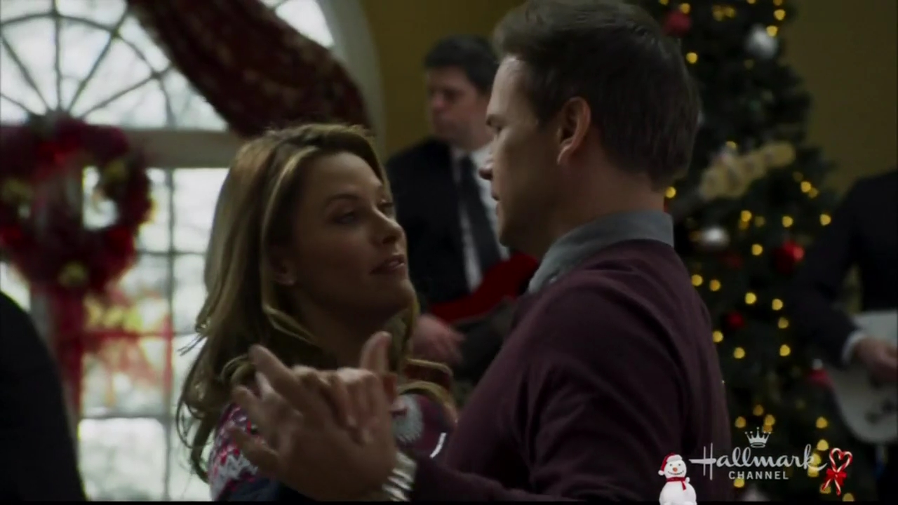 VampireDiariesWorld-dot-nl_ChristmasWishesAndMistletoeKisses06582.jpg