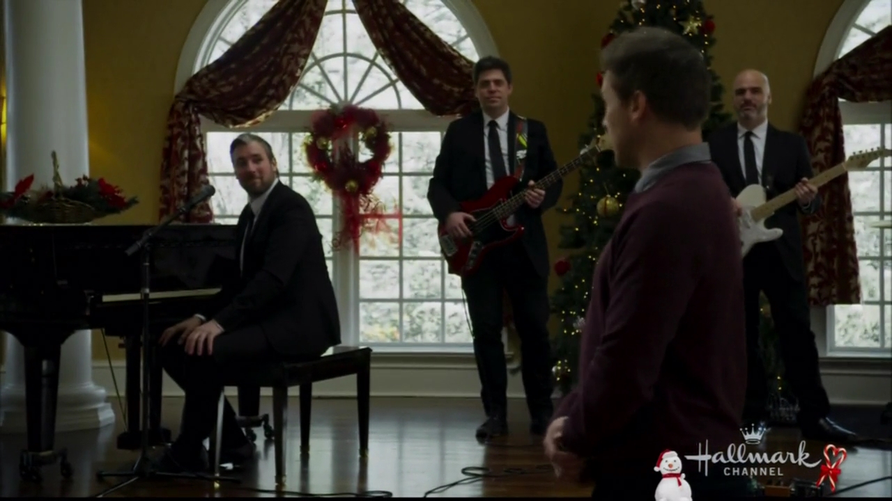 VampireDiariesWorld-dot-nl_ChristmasWishesAndMistletoeKisses06610.jpg