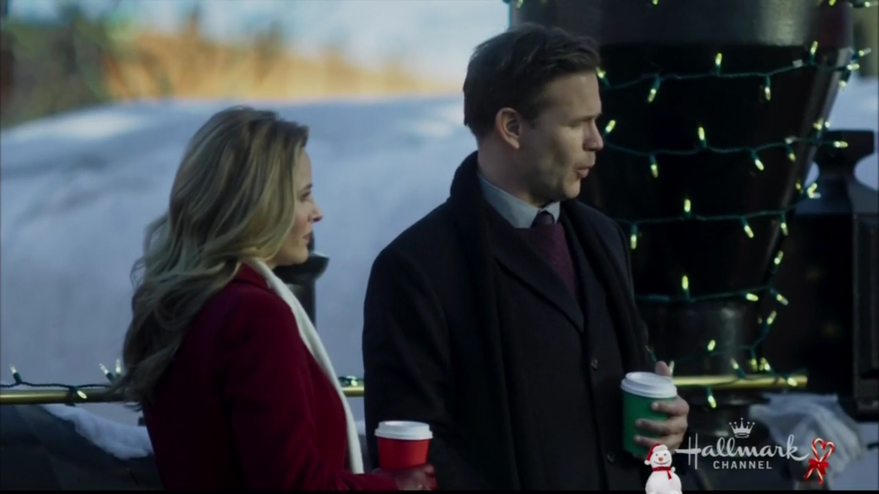 VampireDiariesWorld-dot-nl_ChristmasWishesAndMistletoeKisses06672.jpg