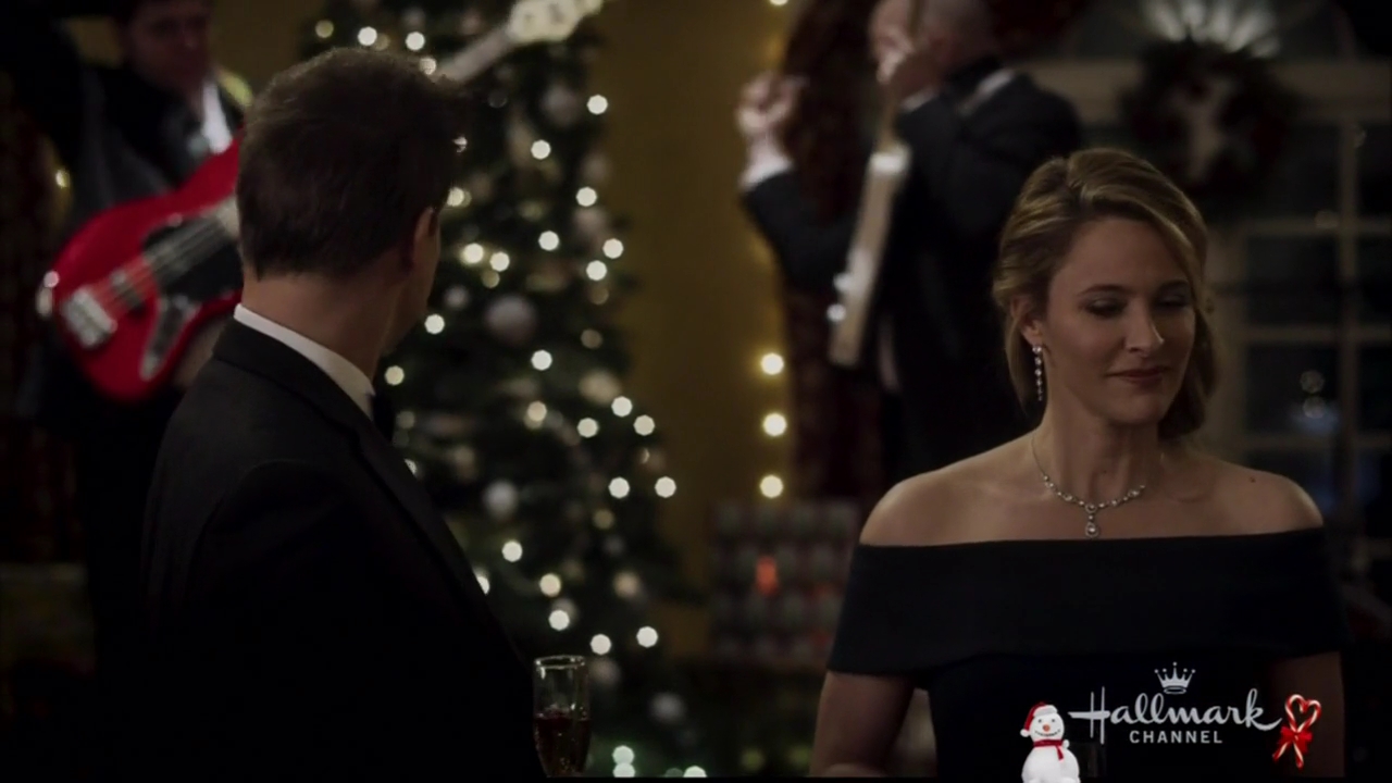 VampireDiariesWorld-dot-nl_ChristmasWishesAndMistletoeKisses07502.jpg