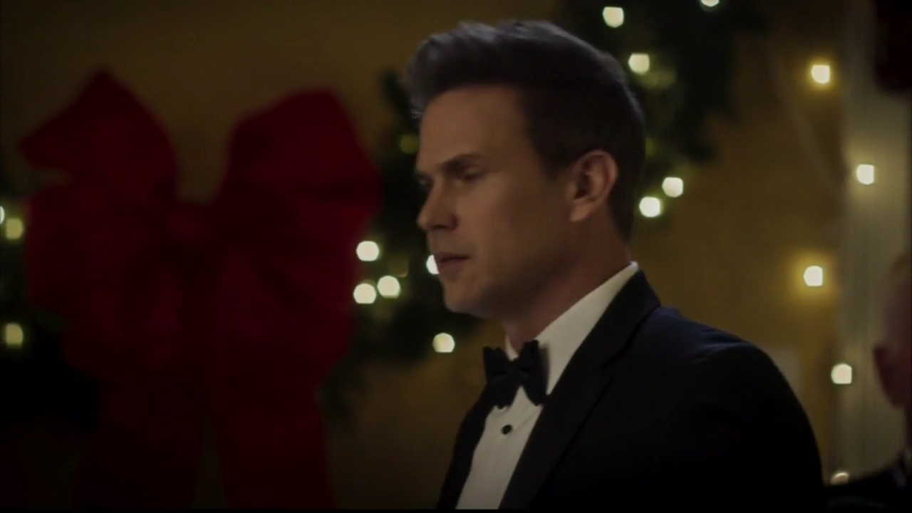 VampireDiariesWorld-dot-nl_ChristmasWishesAndMistletoeKisses07639.jpg