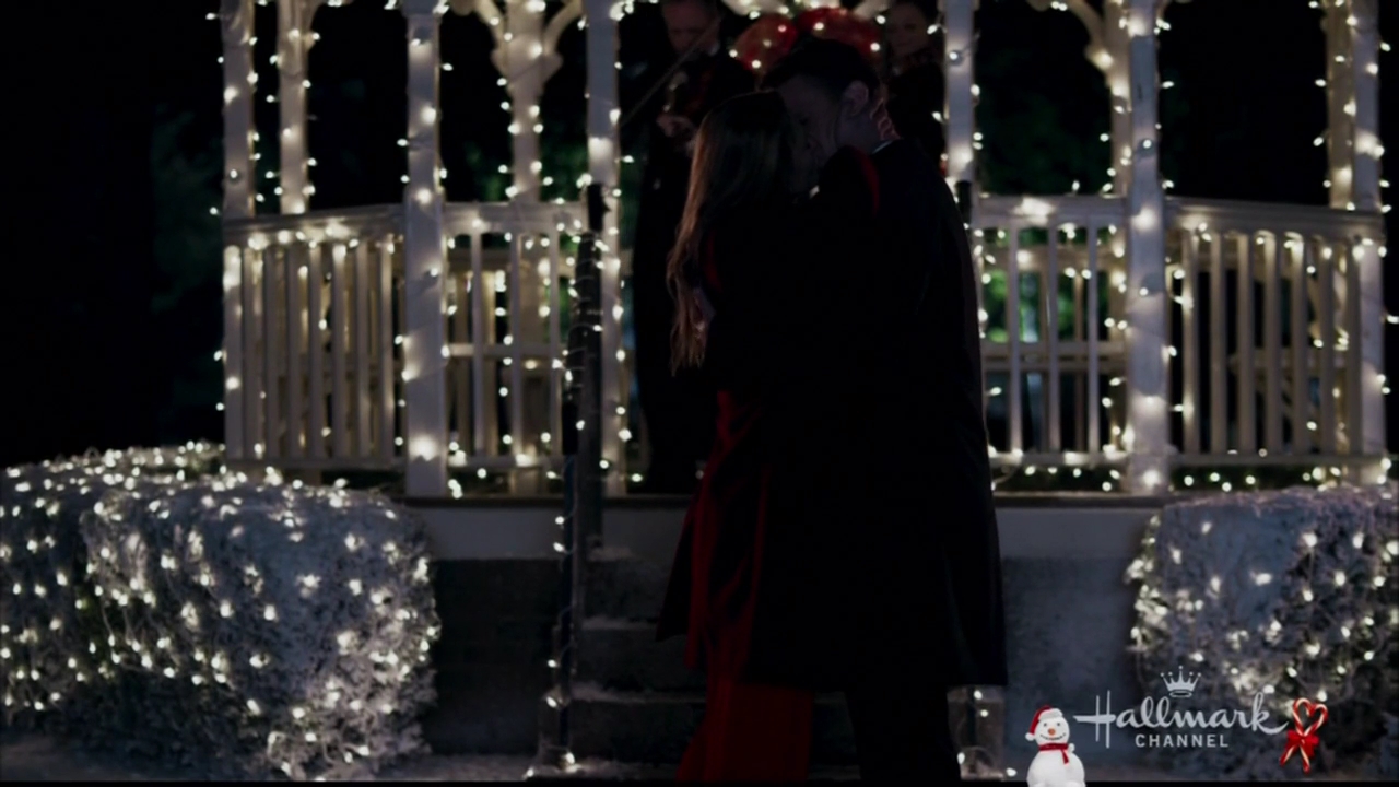 VampireDiariesWorld-dot-nl_ChristmasWishesAndMistletoeKisses07998.jpg