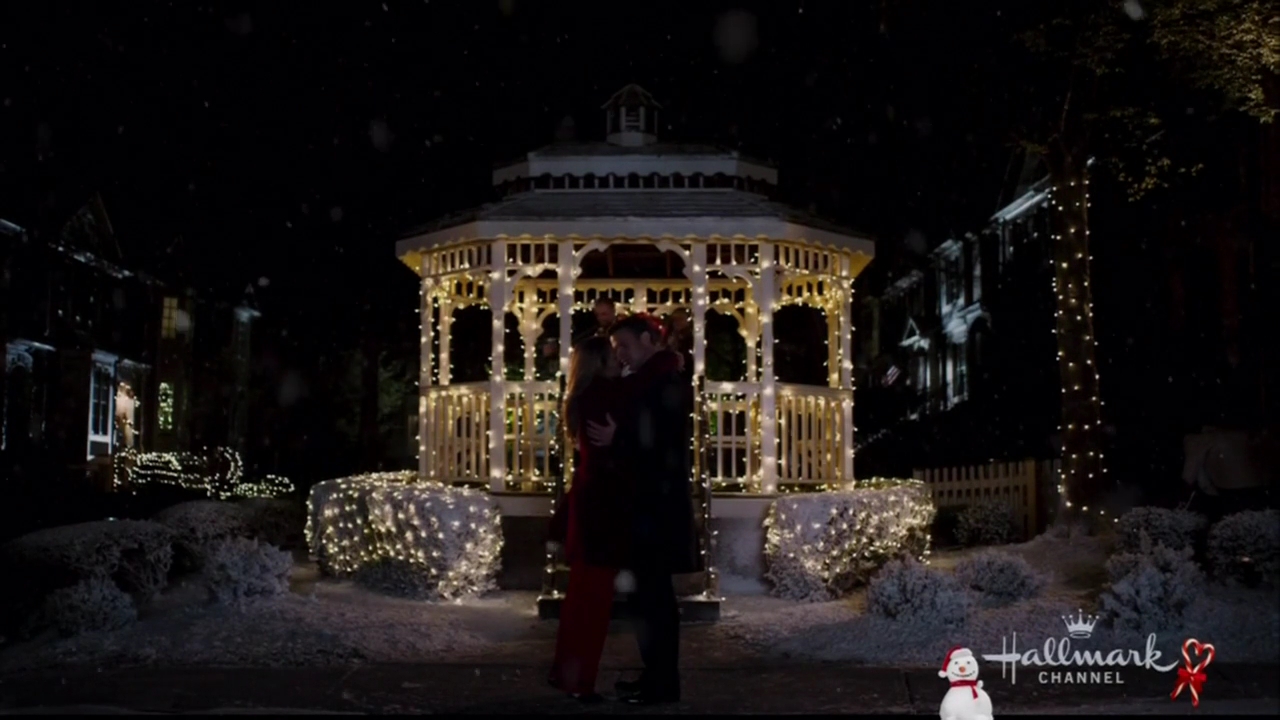 VampireDiariesWorld-dot-nl_ChristmasWishesAndMistletoeKisses08024.jpg