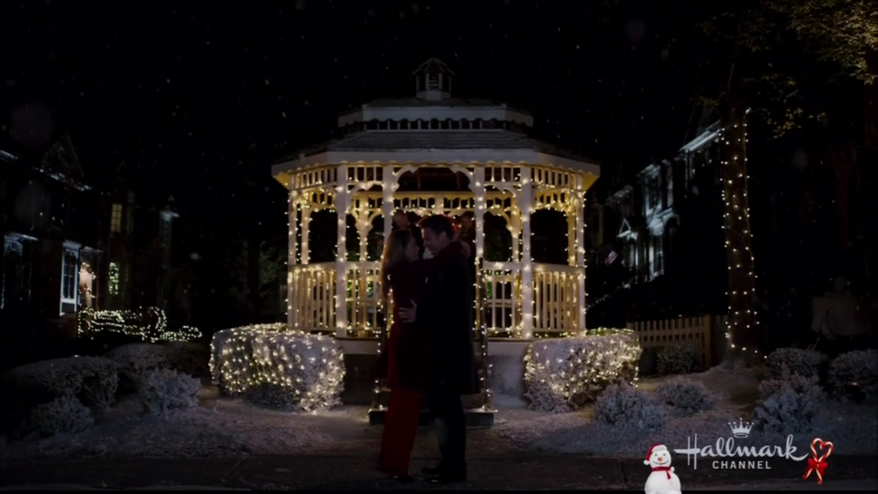 VampireDiariesWorld-dot-nl_ChristmasWishesAndMistletoeKisses08025.jpg