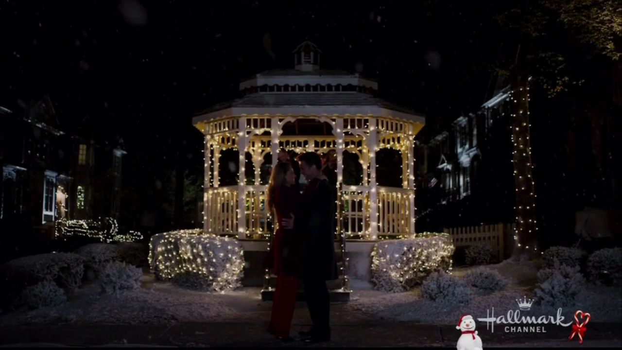 VampireDiariesWorld-dot-nl_ChristmasWishesAndMistletoeKisses08026.jpg