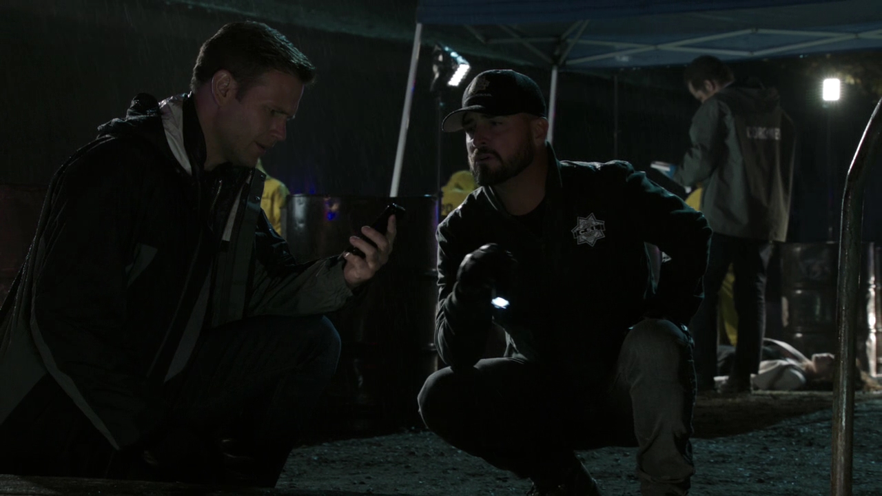 VampireDiariesWorld-dot-org_CSI-14x13-1069.jpg
