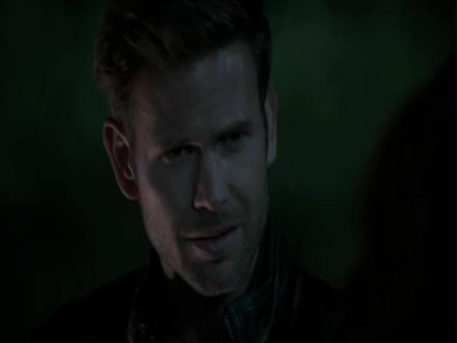 VampireDiariesWorld-dot-org_Cult-S01E07-2200.jpg