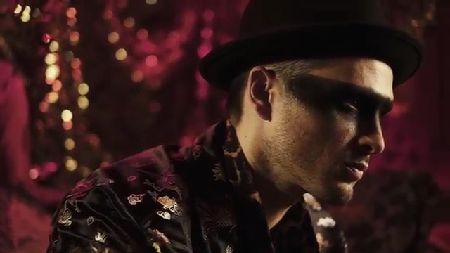 VampireDiariesWorld-dot-MichaelMalarkeyCaptainSolitaire0448.jpg