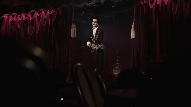 VampireDiariesWorld-dot-MichaelMalarkeyCaptainSolitaire0754.jpg