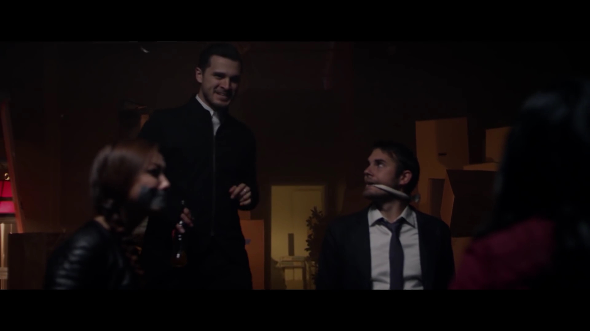 VampireDiariesWorld-dot-nl_OliversLanding0044.jpg