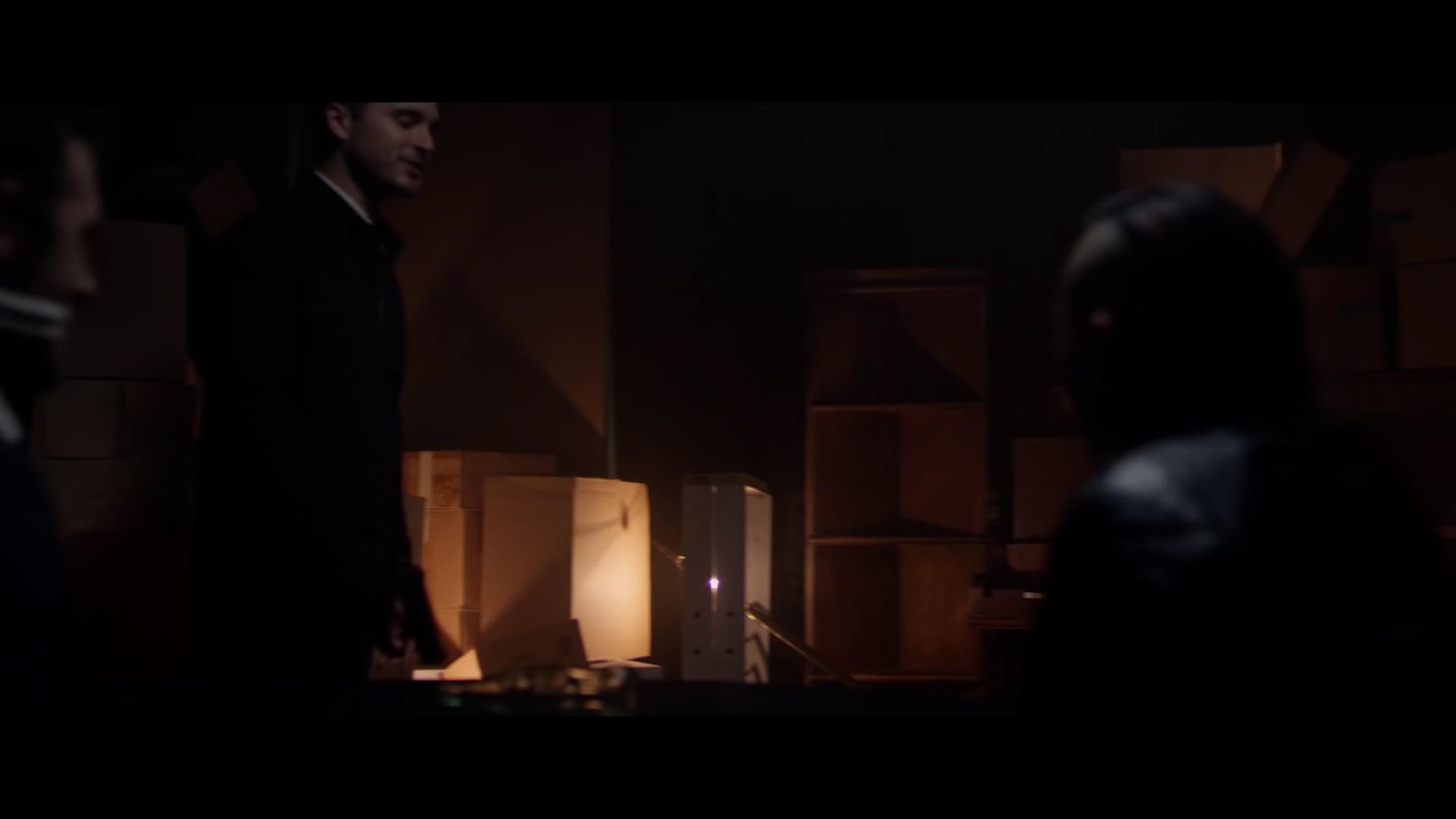 VampireDiariesWorld-dot-nl_OliversLanding0196.jpg