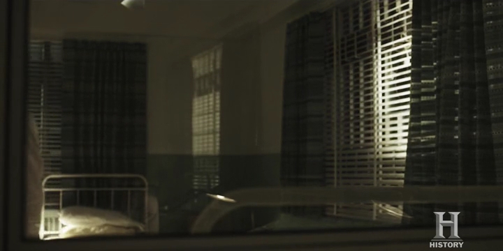 VampireDiariesWorld-dot-nl_ProjectBlueBook2x01-2474.jpg