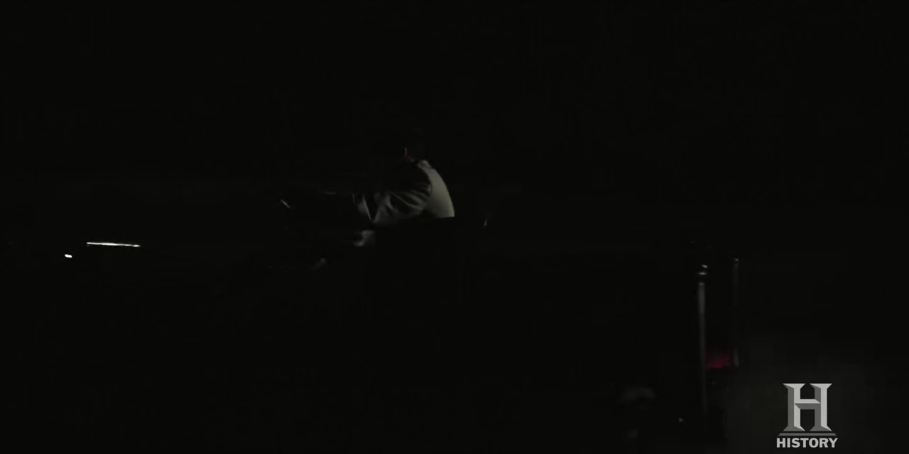 VampireDiariesWorld-dot-nl-ProjectBlueBook2x03-1957.jpg
