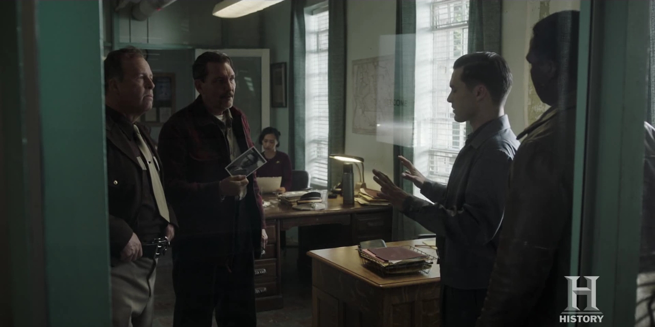 VampireDiariesWorld-dot-nl-ProjectBlueBook2x05-1930.jpg