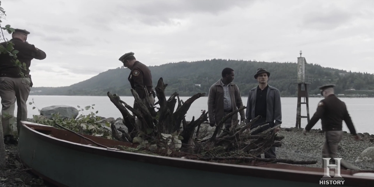 VampireDiariesWorld-dot-nl-ProjectBlueBook2x05-1979.jpg
