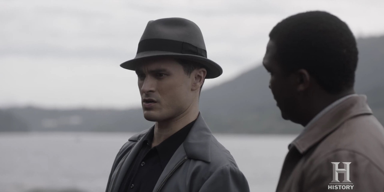 VampireDiariesWorld-dot-nl-ProjectBlueBook2x05-1989.jpg