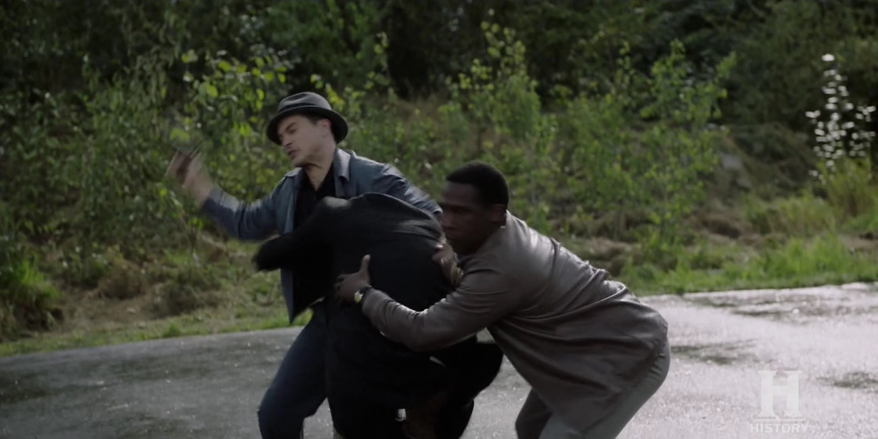 VampireDiariesWorld-dot-nl-ProjectBlueBook2x05-2277.jpg