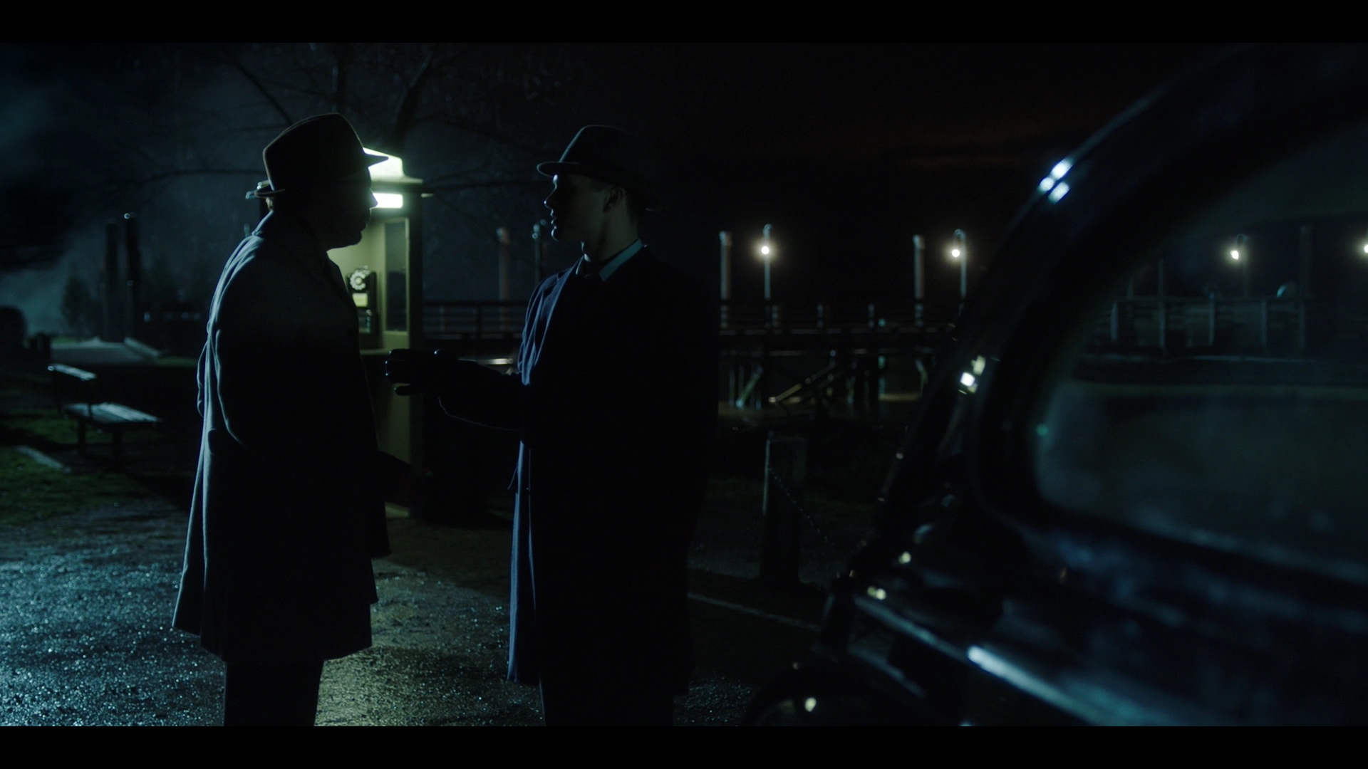 VampireDiariesWorld-dot-nl_ProjectBlueBook1x04-1992.jpg