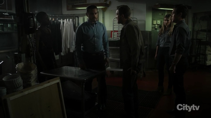 vampirediariesworld-dot-nl_quantumleap1x01-0972.jpg
