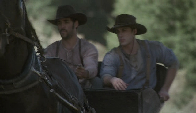 VampireDiariesWorld-dot-nl_LoveFindsAHome3711.jpg
