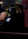 vampirediariesworld-dot-org_AmericanMall00249.png