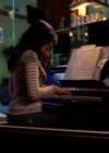 vampirediariesworld-dot-org_AmericanMall00257.png