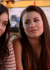 vampirediariesworld-dot-org_AmericanMall00498.png