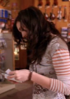 vampirediariesworld-dot-org_AmericanMall00604.png
