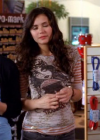 vampirediariesworld-dot-org_AmericanMall00653.png
