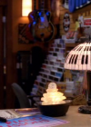 vampirediariesworld-dot-org_AmericanMall00789.png