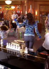 vampirediariesworld-dot-org_AmericanMall01279.png