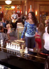 vampirediariesworld-dot-org_AmericanMall01281.png