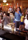 vampirediariesworld-dot-org_AmericanMall01282.png
