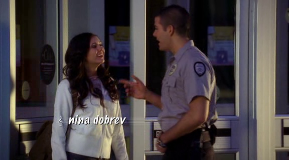 vampirediariesworld-dot-org_AmericanMall00014.png