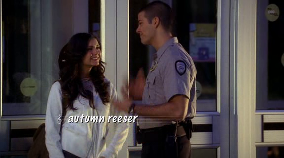 vampirediariesworld-dot-org_AmericanMall00022.png