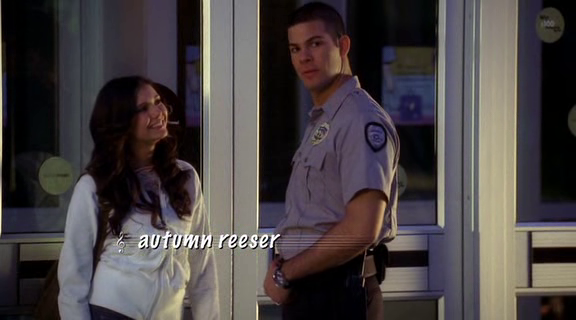 vampirediariesworld-dot-org_AmericanMall00024.png