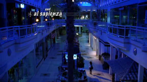 vampirediariesworld-dot-org_AmericanMall00047.png