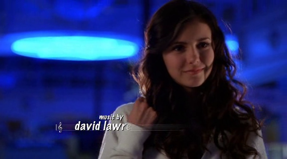vampirediariesworld-dot-org_AmericanMall00054.png
