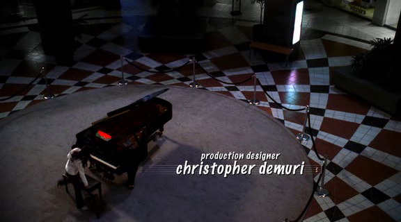 vampirediariesworld-dot-org_AmericanMall00066.png