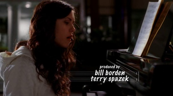 vampirediariesworld-dot-org_AmericanMall00092.png