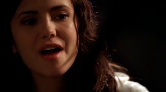 vampirediariesworld-dot-org_AmericanMall00130.png