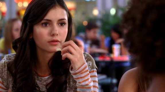 vampirediariesworld-dot-org_AmericanMall00478.png
