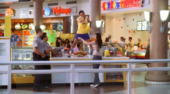 vampirediariesworld-dot-org_AmericanMall00505.png