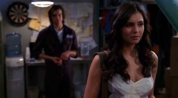 vampirediariesworld-dot-org_AmericanMall00901.png