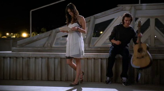 vampirediariesworld-dot-org_AmericanMall00948.png